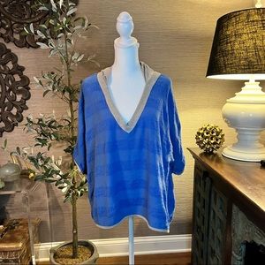 Woodleigh V-neck pull over hoodie